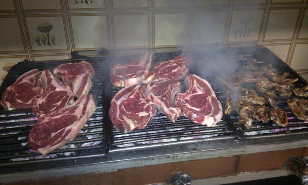 El Barraco Hostal Restaurante El Chato מראה חיצוני תמונה